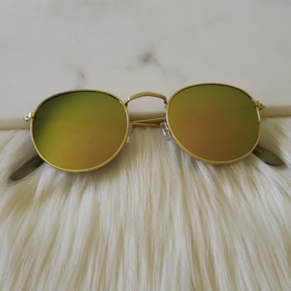 Black Round Mirrored Sunglasses - Picture 7 of 11